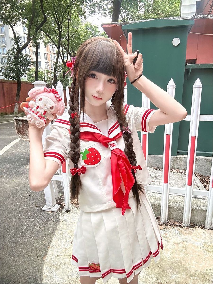 Embroidery Uniforms - Completo da Donna alla Moda con