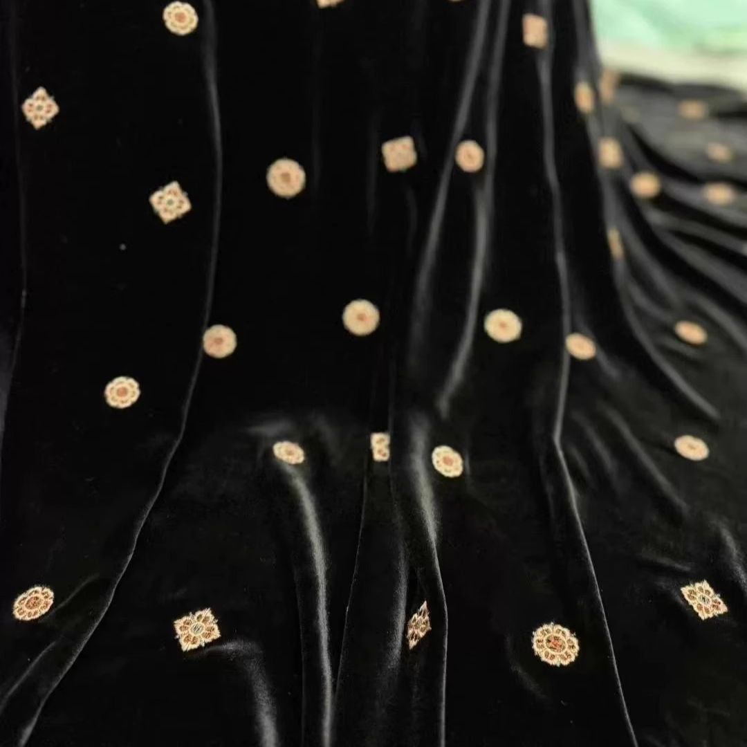 Tessuto in velluto di seta ric - Embroidery Jacket recensione e prezzo