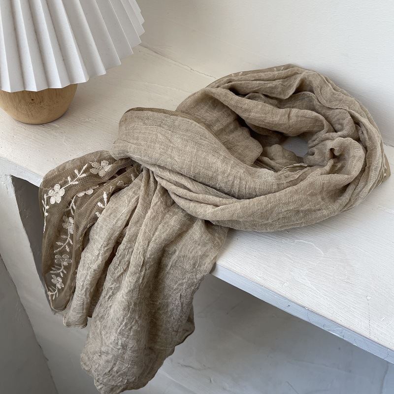 Sciarpa con giunture in pizzo  - Embroidery Pashmina recensione e prezzo