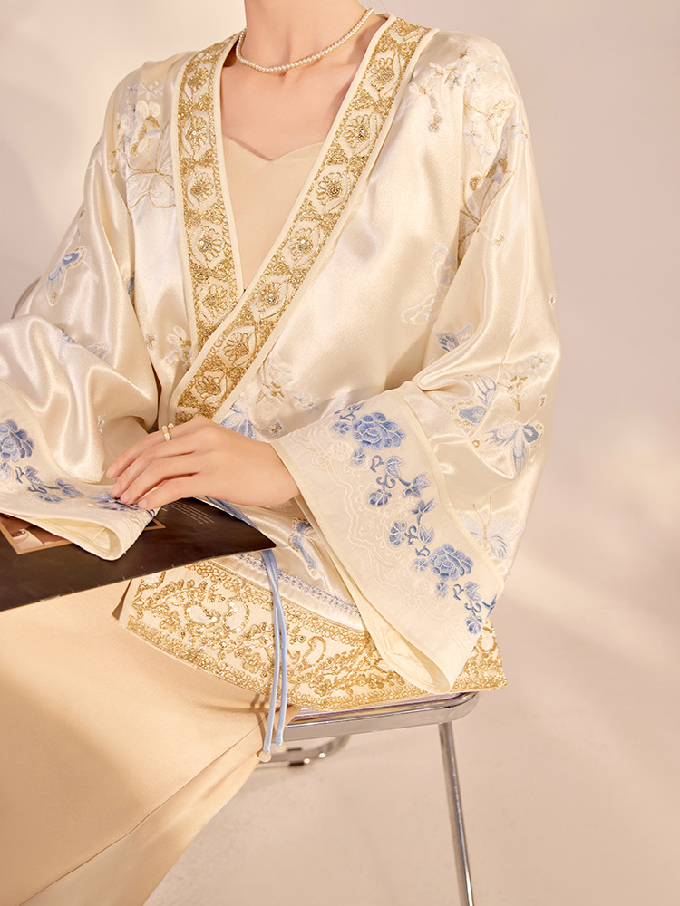 Giacca Larga di Lusso con Rica - Embroidery Jacket recensione e prezzo