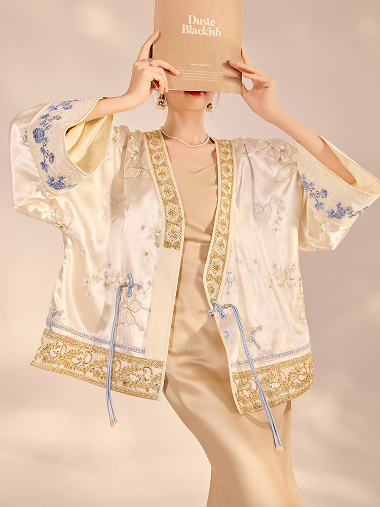 Giacca Larga di Lusso con Rica - Embroidery Jacket recensione e prezzo