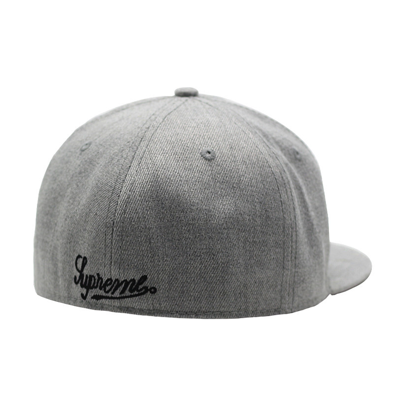 Cappello con cappuccio aderent - Embroidery York recensione e prezzo