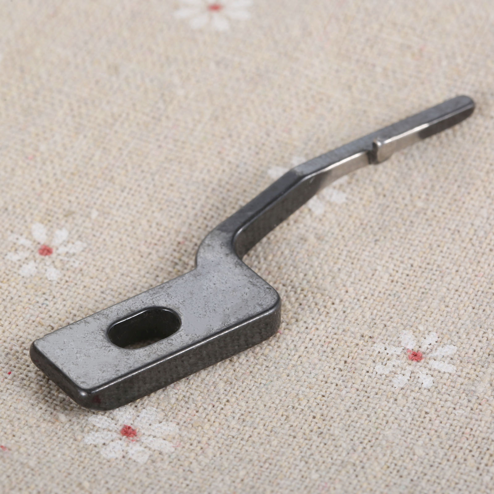 Macchina da cucire in metallo  - Embroidery Converter recensione e prezzo